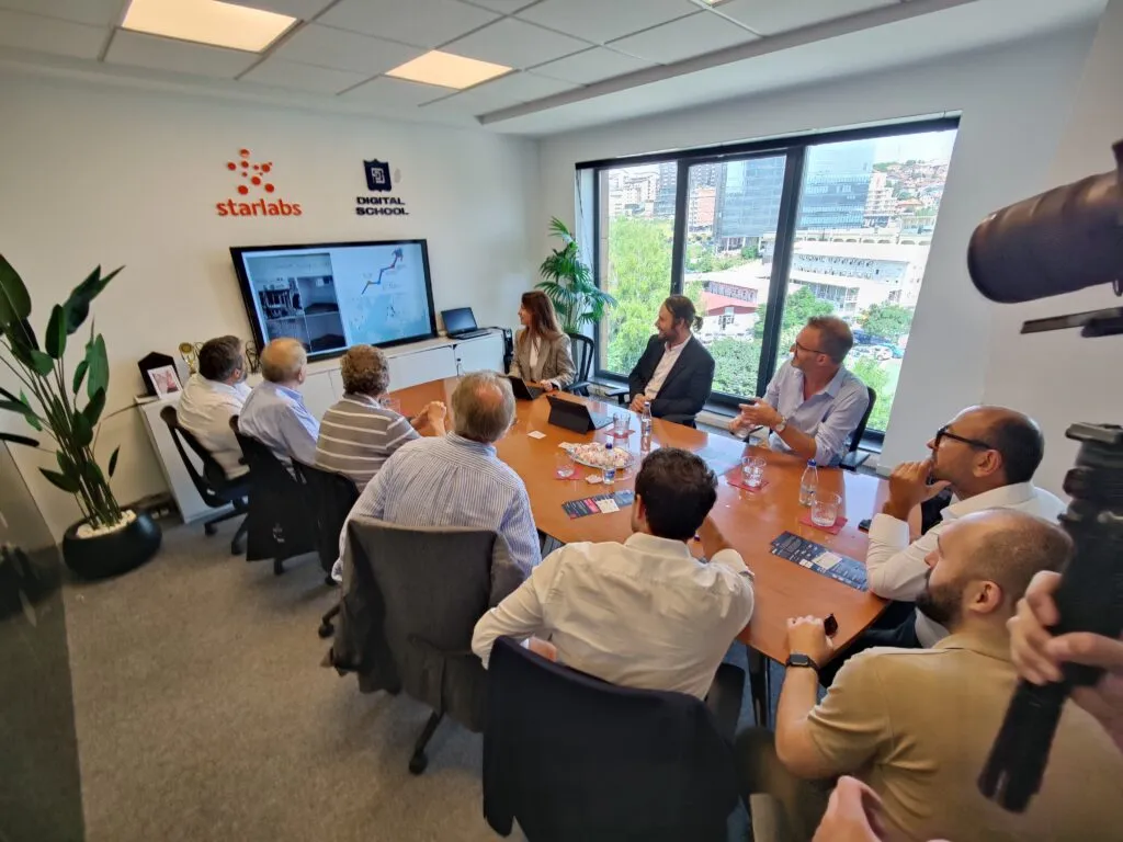 The Swiss delegation hears a presentation in the StarLabs boardroom